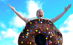 6 reasons we’re sweet on Lifeline Theatre’s ‘Arnie the Doughnut’